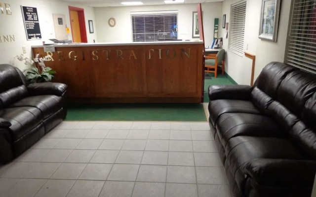 Campton Parkway Inn