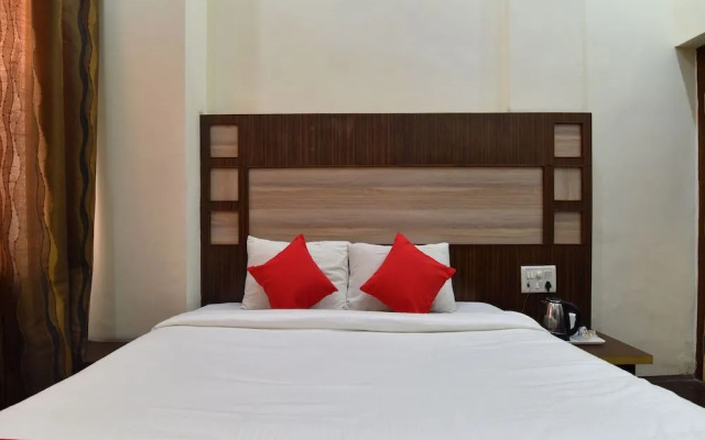 Oyo 28322 Hotel Paradise