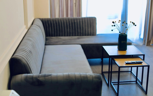 Miku Apartment - Captivating 3BDR At Olympic Residence