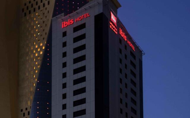 Отель ibis Sharq Kuwait вид на фасад