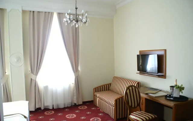 Hotel President