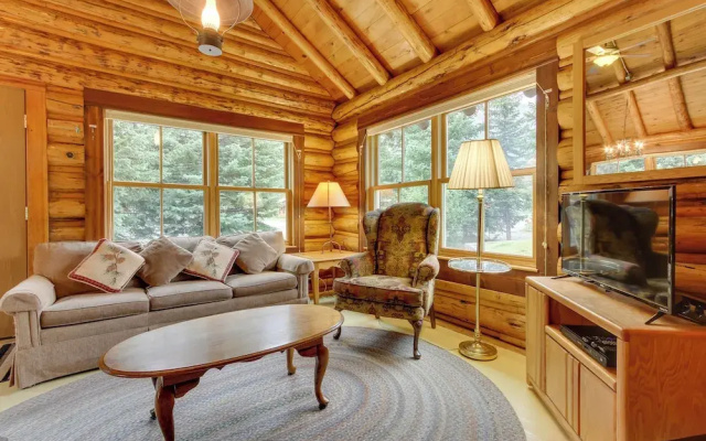 Creekside Silver Gate Getaway w/ Fireplace!