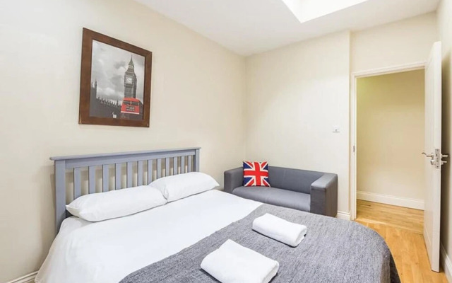 Remarkable 3-bed Apartment in London