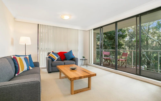 Tranquil tree top hideaway (608i)