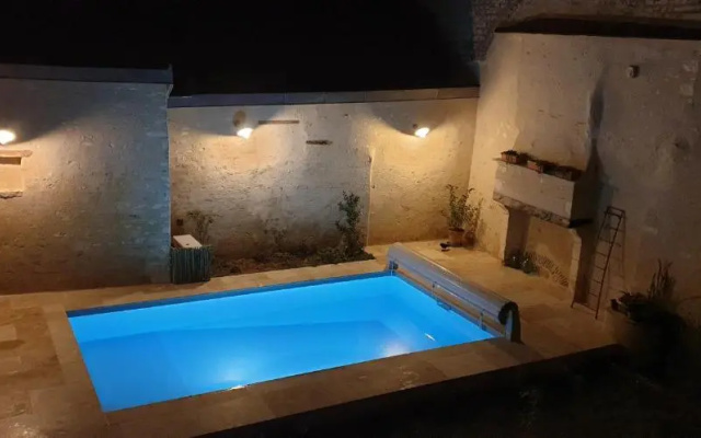 La Croix Au Maitre (Adults Only)