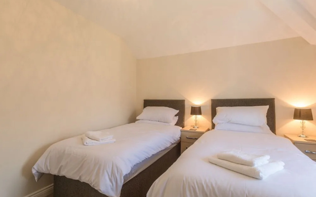 Apartment 4, 7 St Anns Apartments