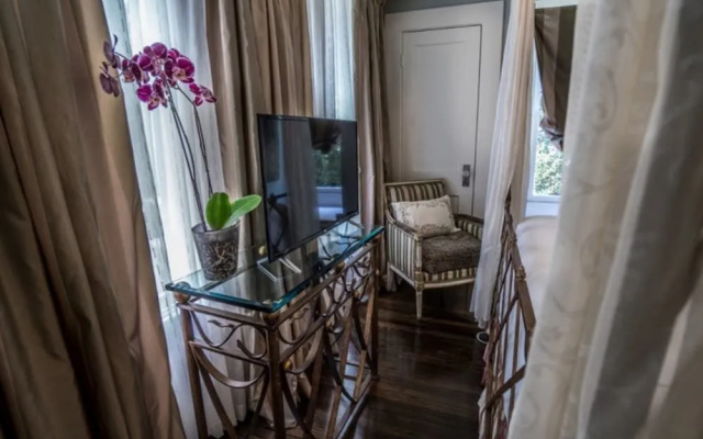 The Olive Tree Court