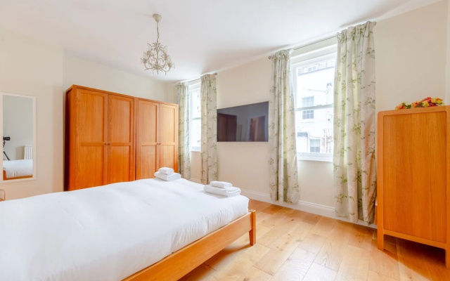 Spacious and Central 3 Bedroom House in Paddington