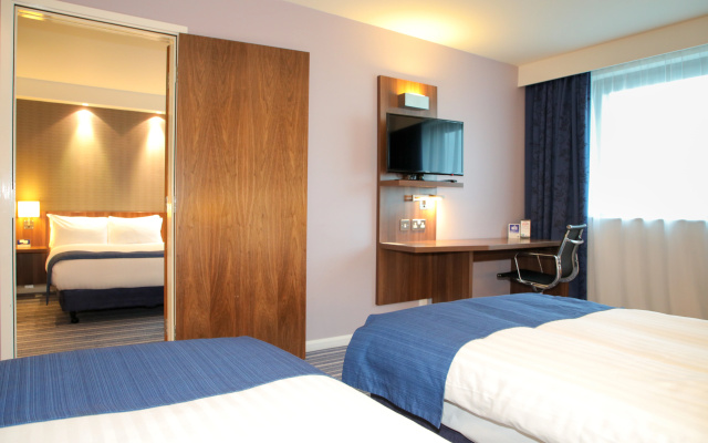 Holiday Inn Express London Heathrow T5 by IHG