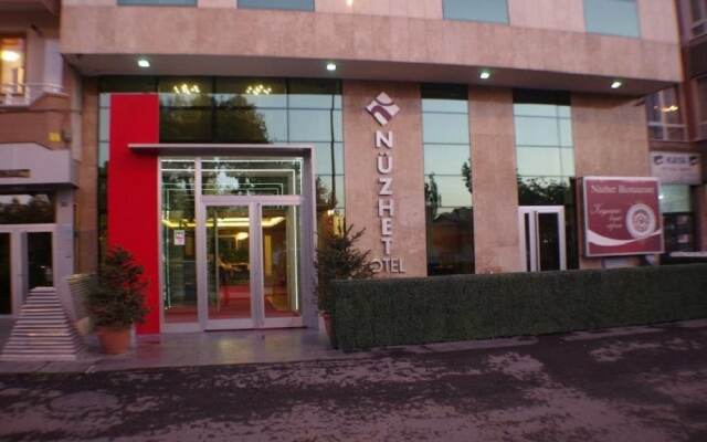 Nüzhet Hotel вид на фасад