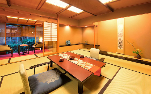 Awara Onsen Kofu Yuden Beniya