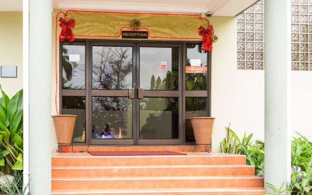 Sunlodge Hotel in Accra, Ghana from 129$, photos, reviews - zenhotels.com hotel front