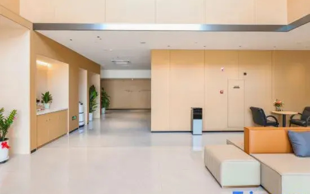 Qingmu Select Hotel (Nanjing Cuiping Crystal Plaza)