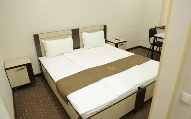 Premium Hotel 777