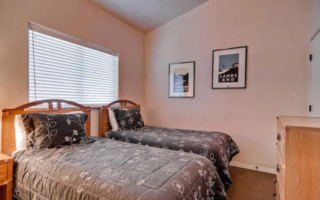 River Ridge 20 - 4 Br Condo