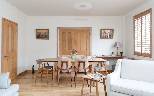 Trendy 3BR Flat in Notting Hill