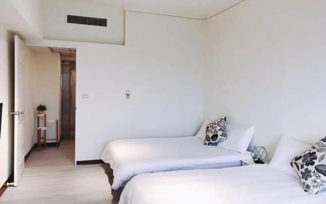 Taipei Apt.4 MRT Ximen Station Suite