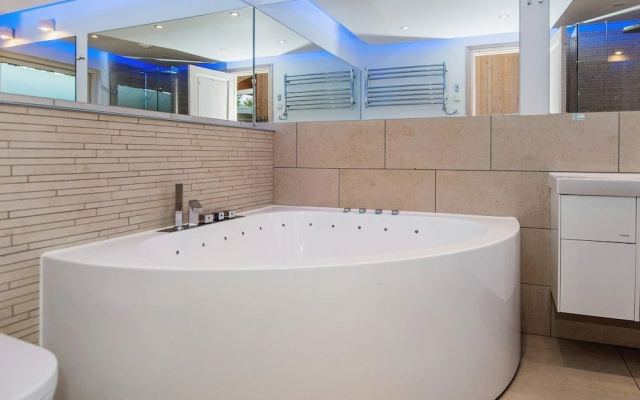 Vibrant Holiday Home in Ebeltoft With Whirlpool