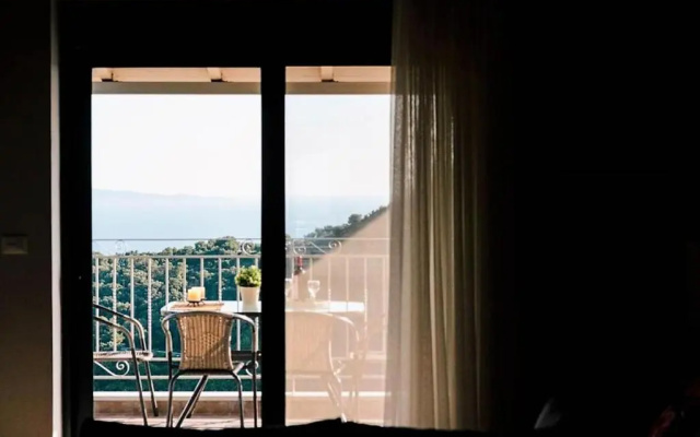 Villa Mons & Mare