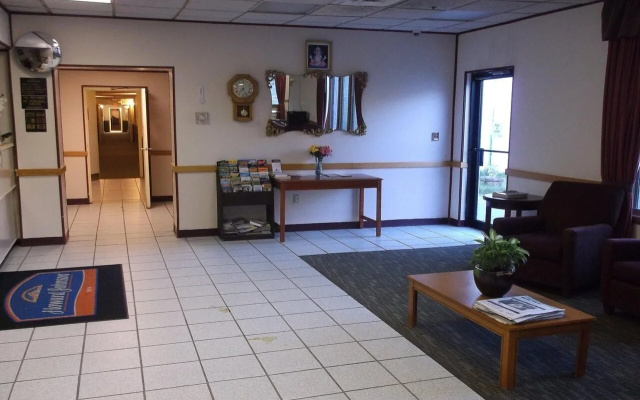 Knights Inn Liberty