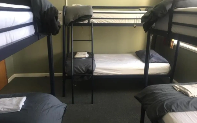 Tuatara Lodge - Hostel