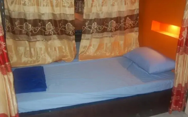 Bed n Bar Hostel