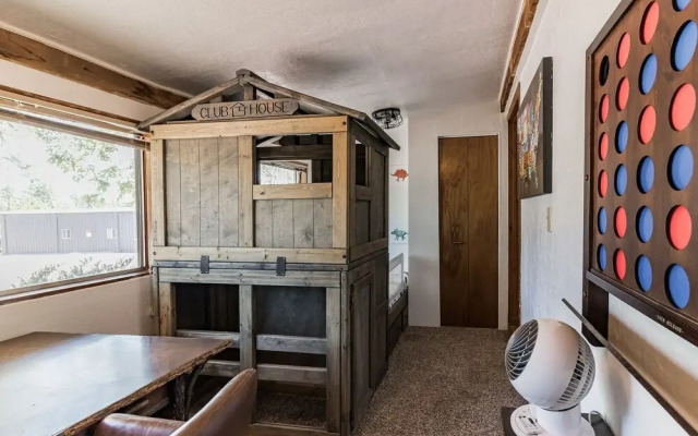 Prince Pine 3 Bedroom Cabin by Redawning