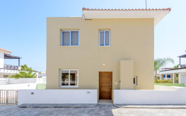 Отель Konnos Beach Villa 2 вид на фасад