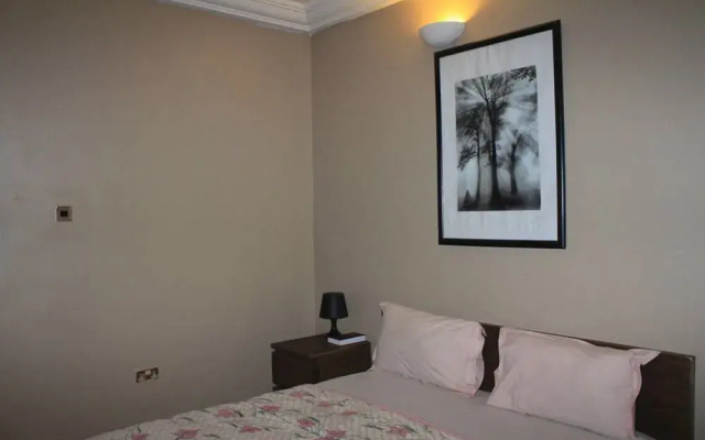 Cristabol Place Hotel