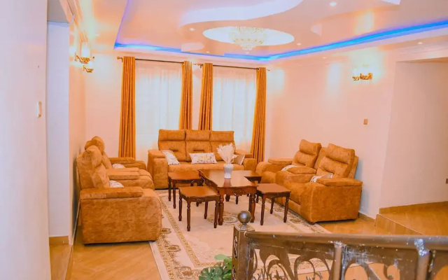 Lux Suites Lions Den Holiday Homes