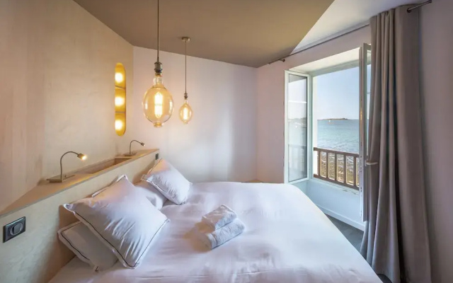 Apartment in Landeda With Beachfront Views