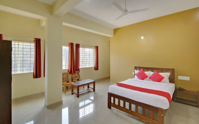 OYO 26718 The Mayura Residency