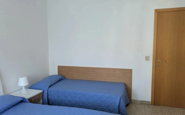 Charming Property Steps From Caorles Center