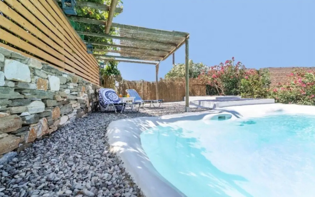 Lovely 3-Bedroom House in Tinos