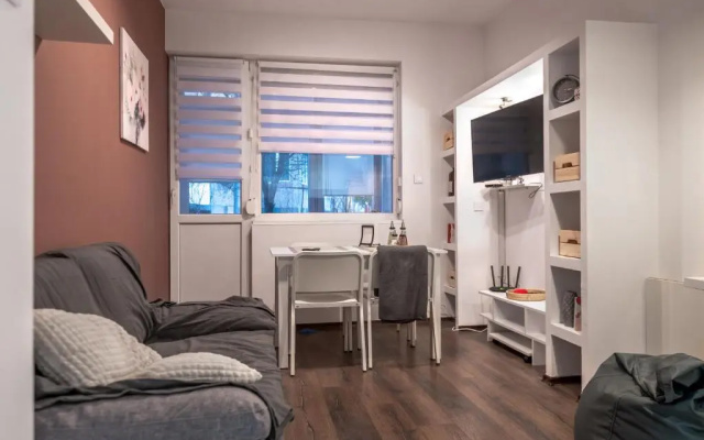 Cute&Cozy 2BD Flat with Balcony