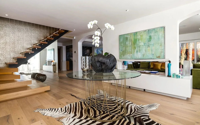 YOLO Spaces - Clifton Private Beach Villa