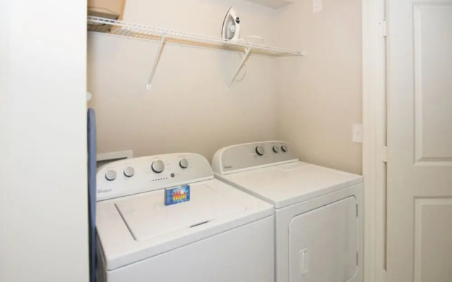 Vacation Townhome Next to Parks Cb3163