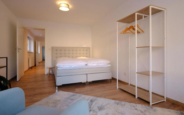 Travel Art Boardinghouse