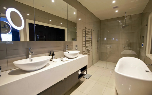 Lorne Hotel