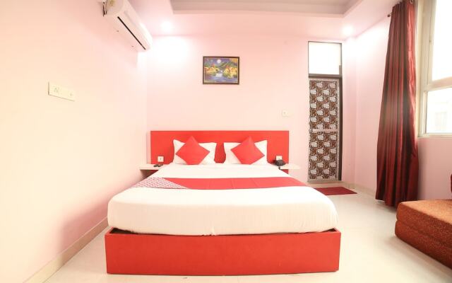 OYO 24220 Hotel Bohra International вид на фасад