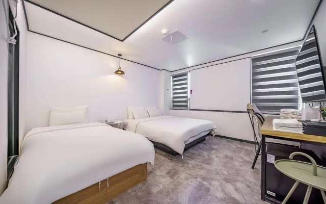 Fine Avenue Hotel