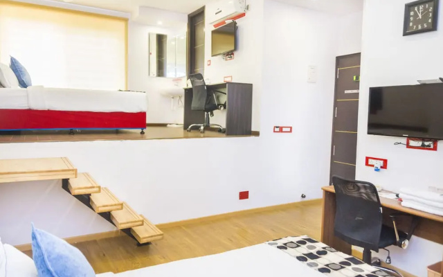 OYO 6144 Hotel M Plaza