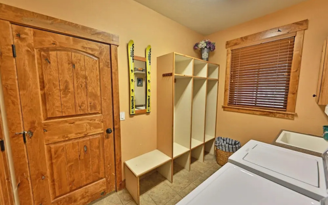 Juniper House 4 Bedrooms 3.5 Bathrooms Home