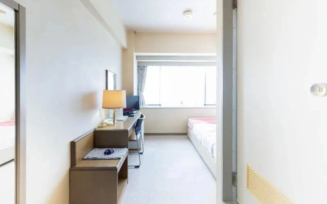 648 Hotel Drake