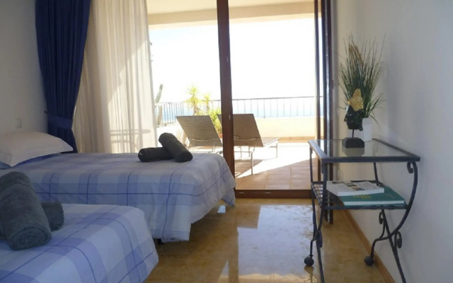 21387 - Fine Duplex Apartment – Near Beach
