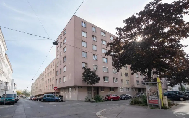 Modern, bright Studio -close to the center in a quiet area