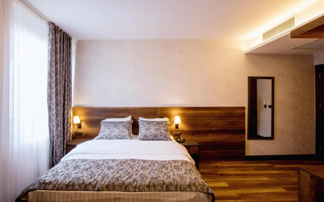 Life Point Hotel