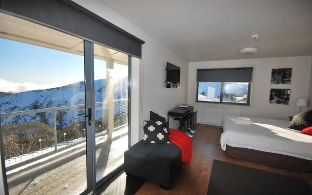Alpine Heights Deluxe Studio