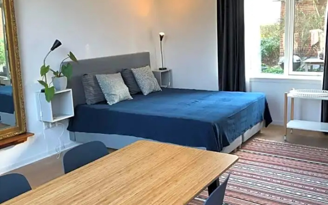 Fly B&B