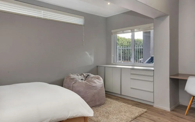 Long Beach Holiday House